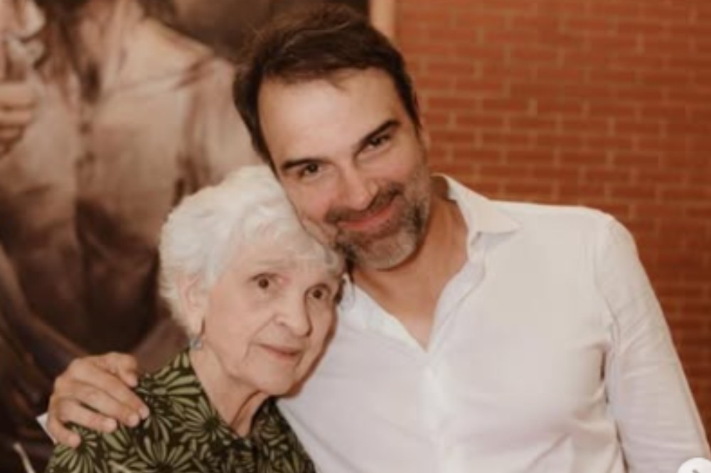 Mãe do apresentador Tadeu Schmidt morre aos 92 anos