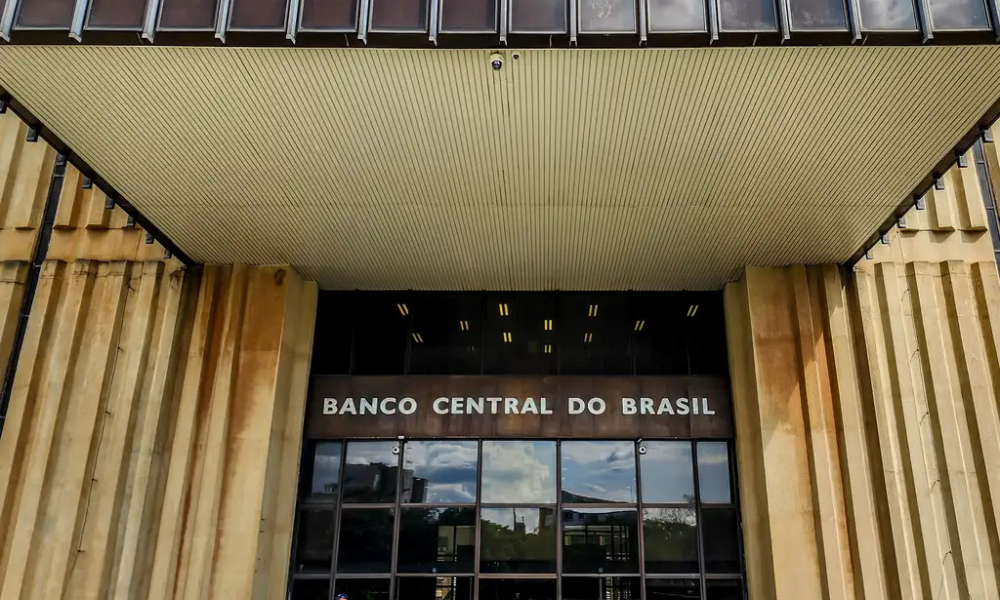 Mercado financeiro eleva projeção da inflação para 4,92% em 2026