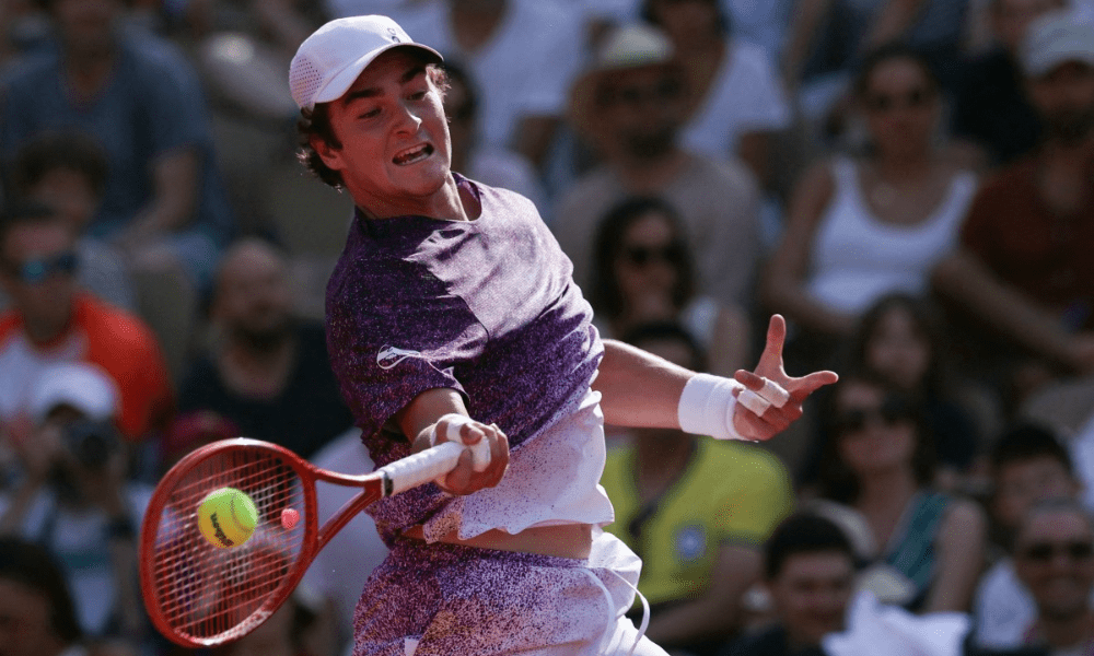 João Fonseca vence francês Luka Pavlovic na estreia de Roland Garros