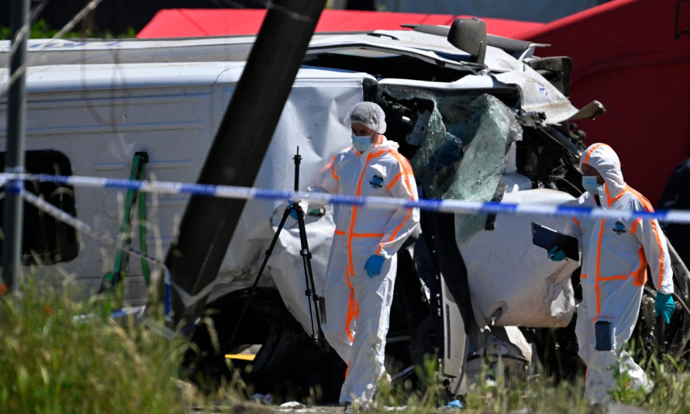 Colisão entre trem e ônibus escolar deixa quatro mortos na Bélgica