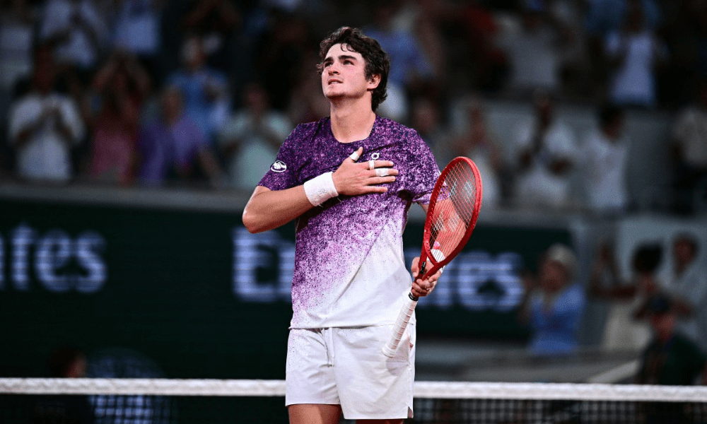 História em Roland Garros: João Fonseca vence Djokovic e avança em Paris