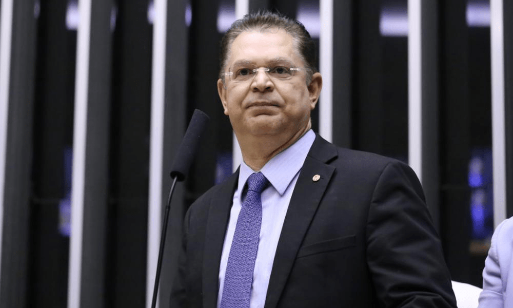 PF mira assessores de Sóstenes por suspeita de desvio de cota parlamentar