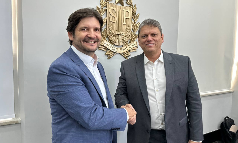 Em meio à polêmica com bolsonarismo,Tarcísio defende André do Prado no Senado