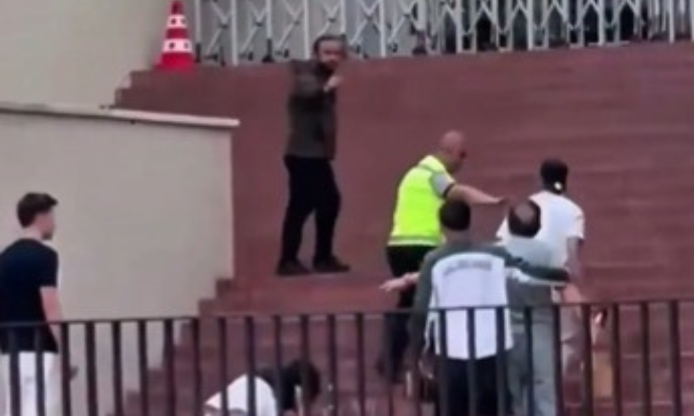 Jogador é agredido por homem que se diz obcecado pela mulher dele; veja vídeo