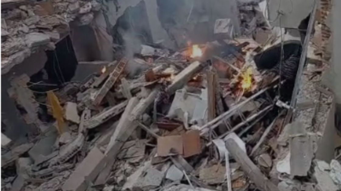 Explosão possivelmente por gás atinge diversas casas na Zona Oeste de São Paulo