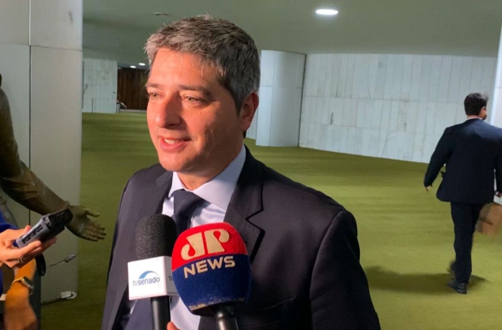 Flávio Bolsonaro define Carlos Portinho como pré-candidato ao Senado do RJ