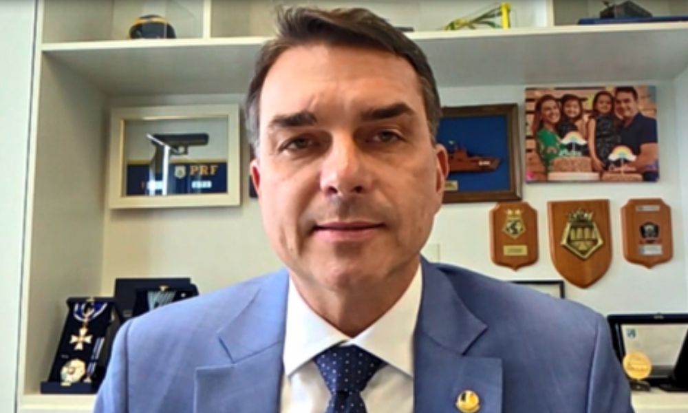 Flávio Bolsonaro escolhe amigo empresário para comandar comunicação da campanha