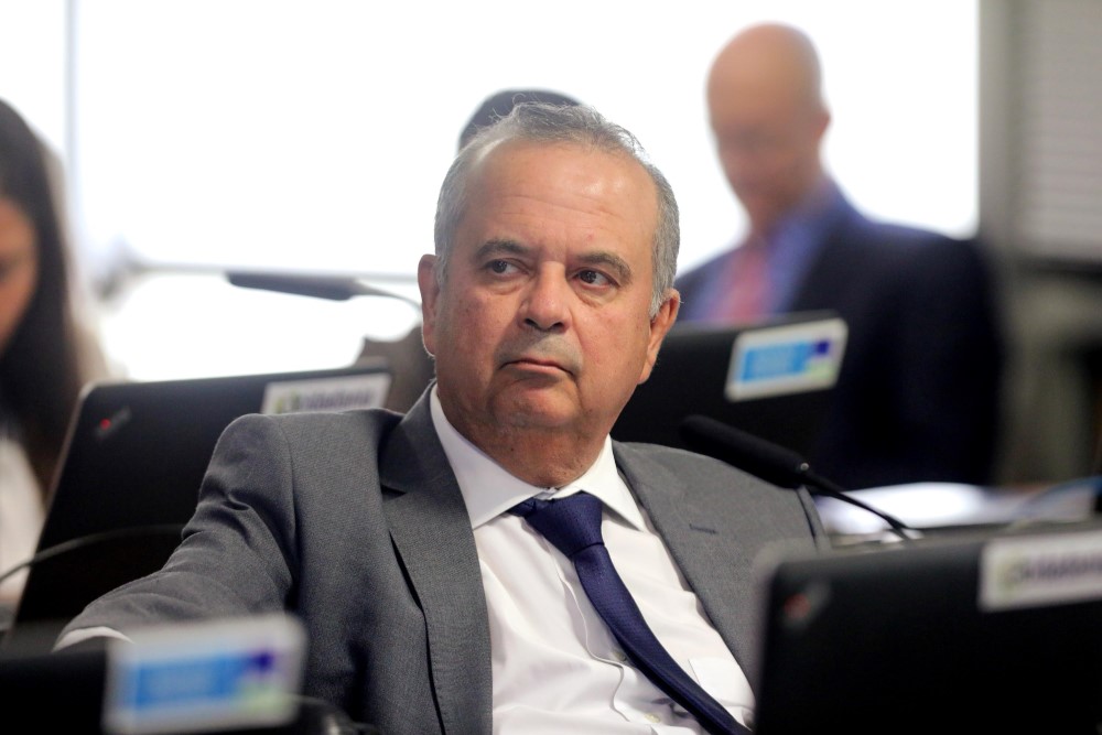 Oposição no Senado protocola PEC 6×1 alternativa à da Câmara