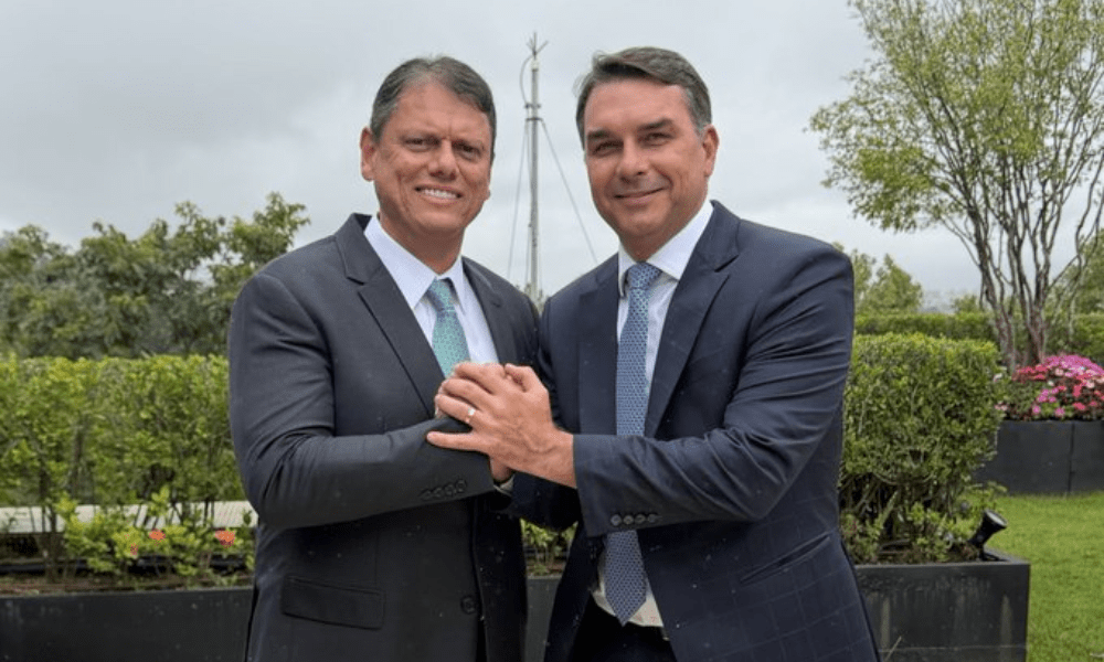 Operação contra Ciro deixa campanhas de Flávio e Tarcísio em alerta