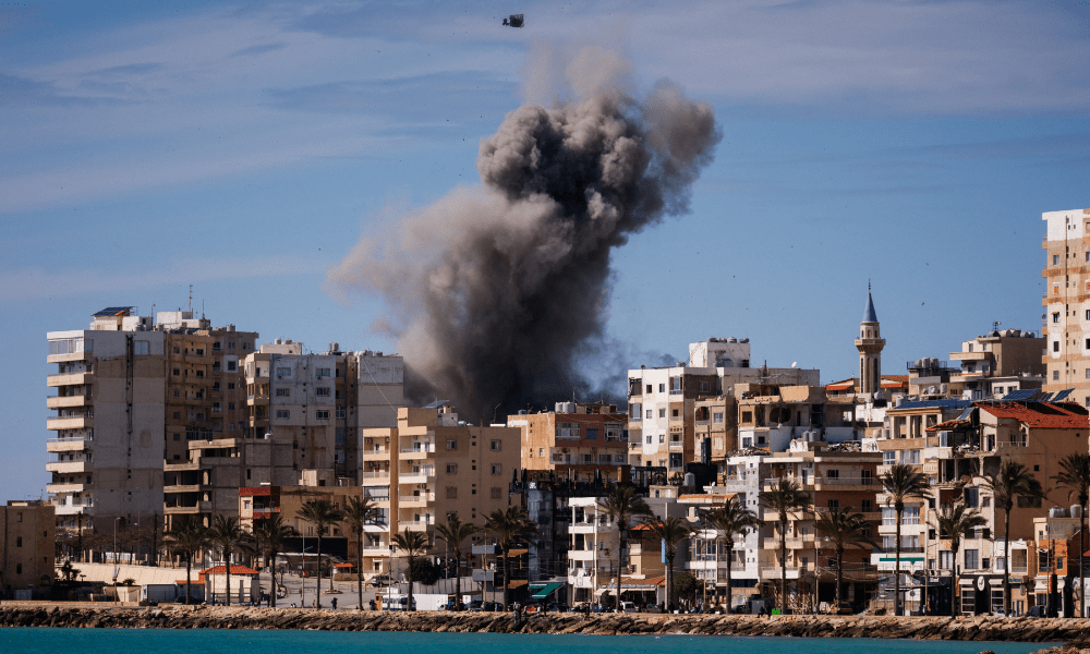 Irã ataca bases dos EUA no Kuwait e Bahrein após bombardeios em seu território