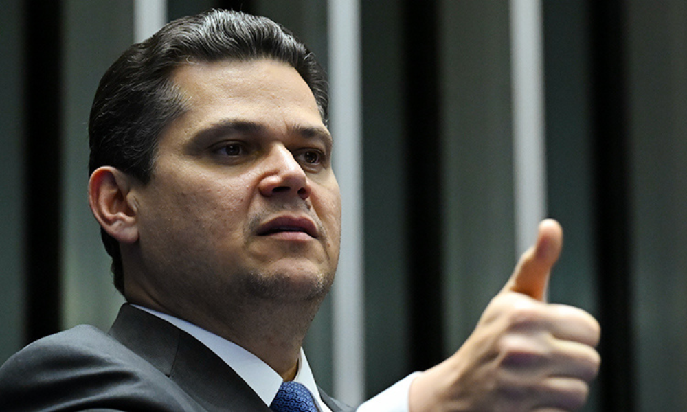 Resposta fria de Alcolumbre indica tarefa dura para Messias no Senado