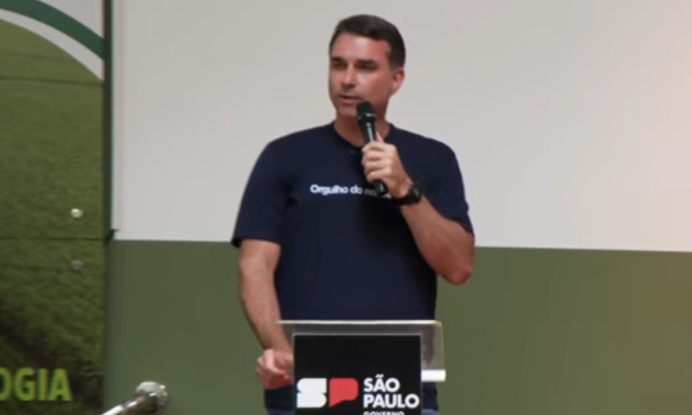 Flávio chama PT de ‘câncer’ e acusa TSE de ‘desequilíbrio eleitoral’ em 2022