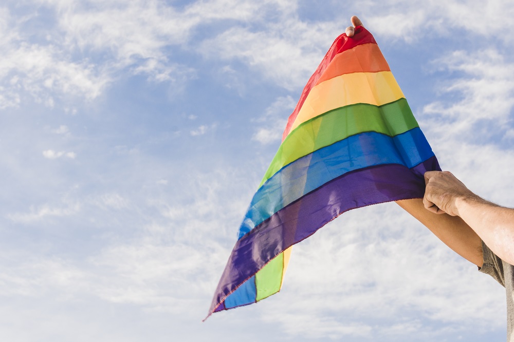 Por que liberais devem combater à homofobia?