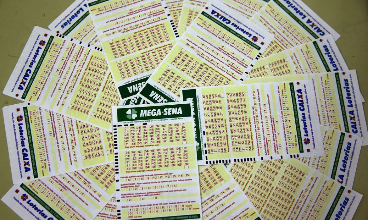 Mega-Sena acumula e prêmio de edição de aniversário vai a R$ 300 milhões
