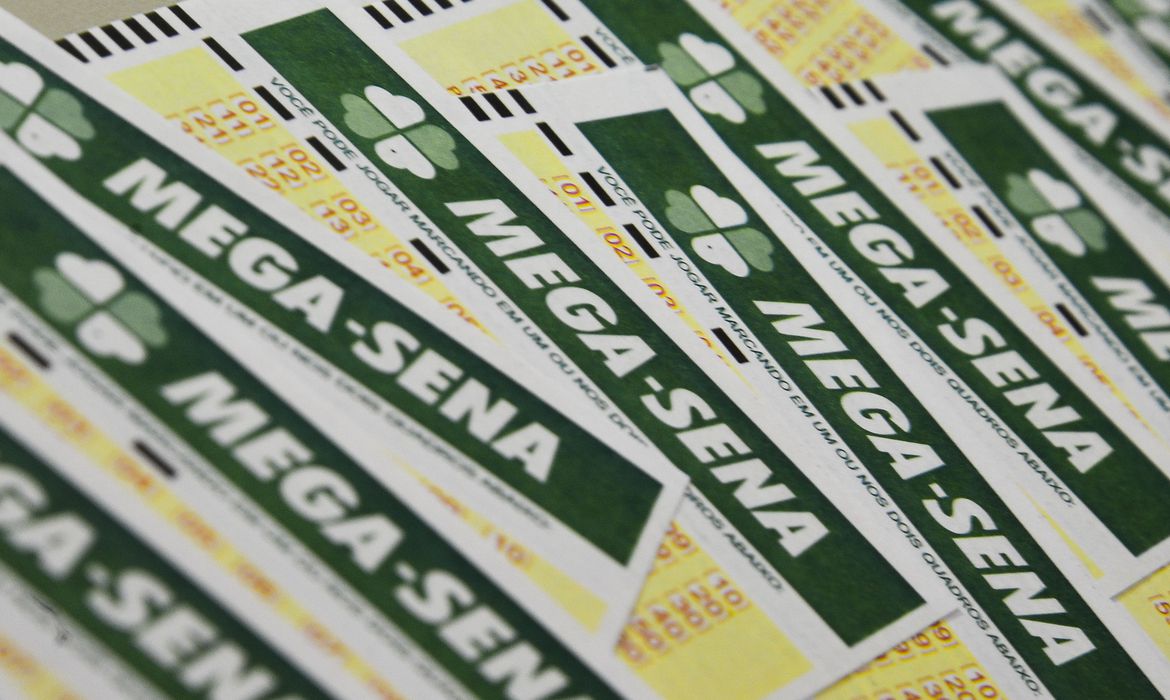 Mega-Sena: prêmio acumula e vai a R$ 65 milhões