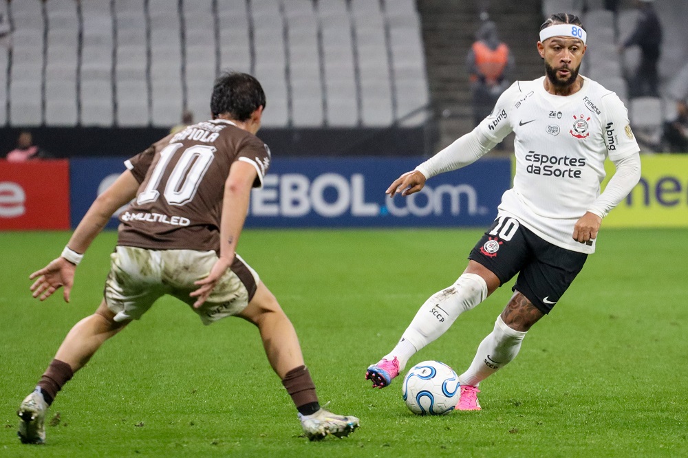 Corinthians é superado pelo Platense por 2 a 0 e perde invencibilidade na Libertadores