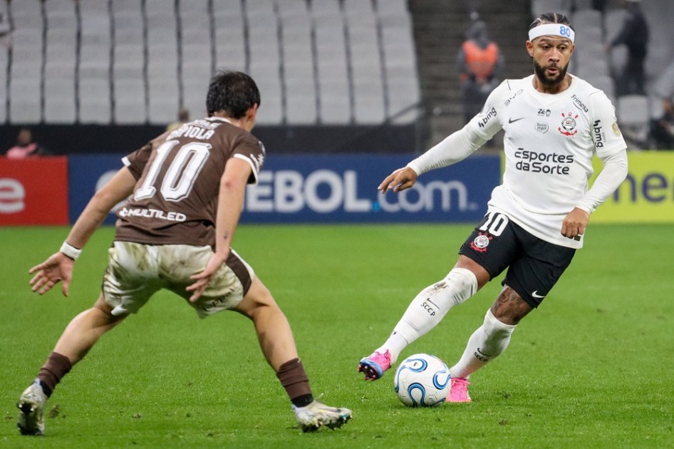 Memphis Depay, do Corinthians