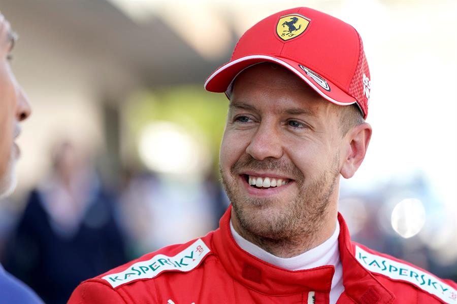 História da batalha de quatro pilotos em 2010: a primeira conquista de Vettel