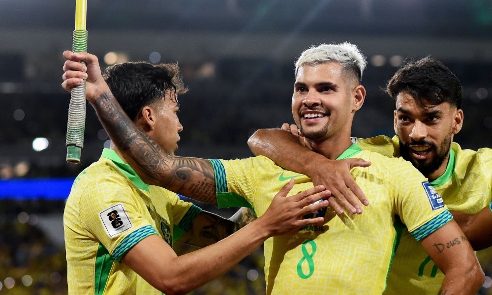 Ancelotti escala Brasil com surpresas nas laterais e no ataque; leia os 11 escolhidos