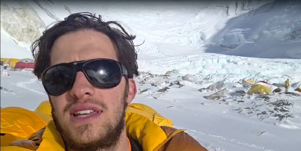 Brasileiro passa por susto ao escalar Everest: ‘Se tivesse ficado cinco minutos para trás, tinha atingido a gente’