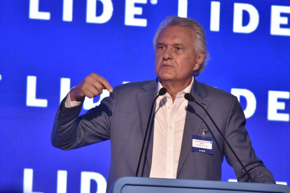 O governador de Goiás, Ronaldo Caiado, participa do 24º Fórum Empresarial no Hotel Fairmont, em Copacabana, na zona sul do Rio de Janeiro
