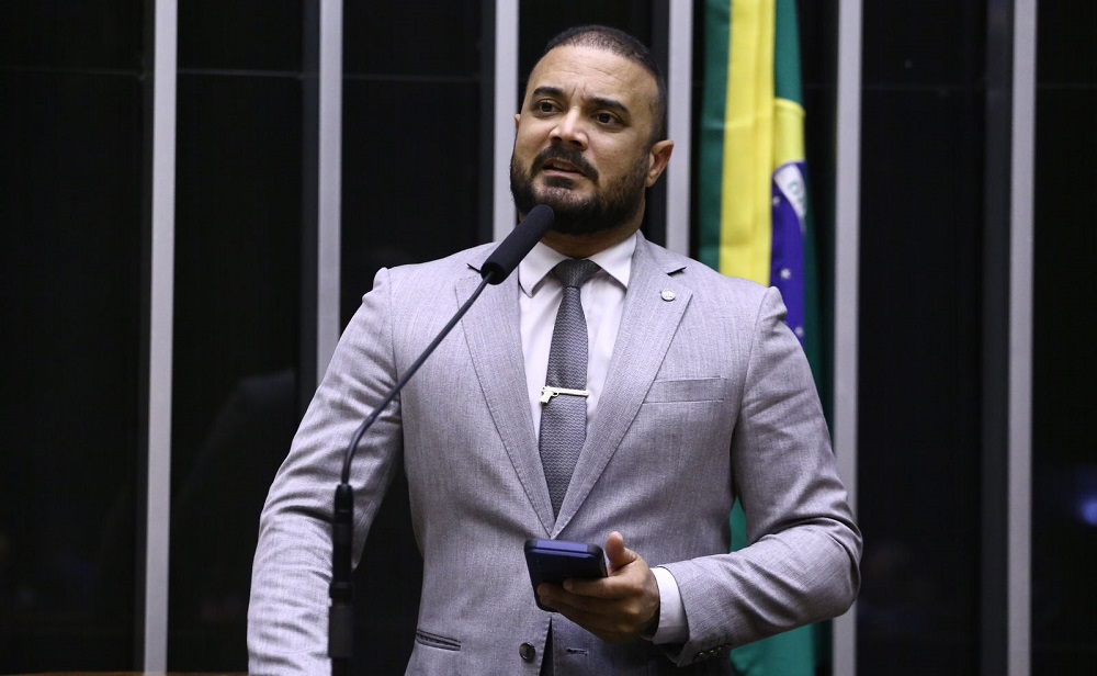 Capitão Alden propõe lei com nome de jovem morta em rope jump para regular esportes radicais