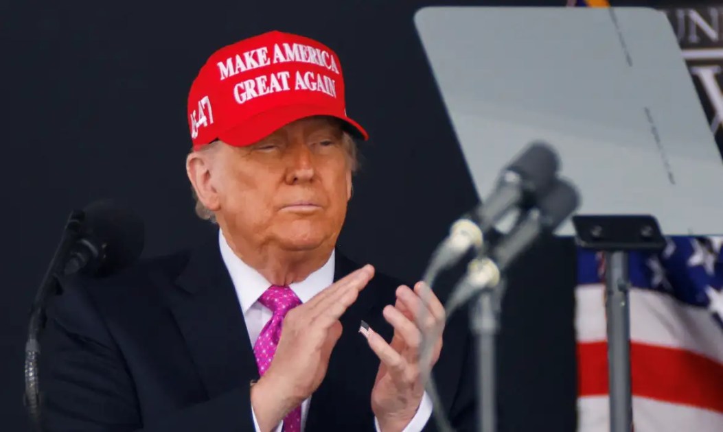 Juíza impede Trump de implementar exigência de comprovação de cidadania para votar