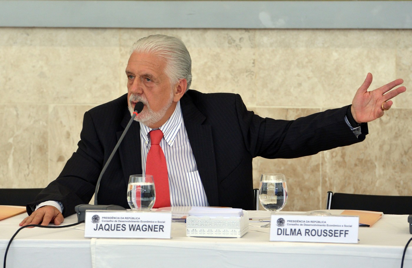PF deflagra nova fase de operação sobre o Master; Jaques Wagner é um dos alvos