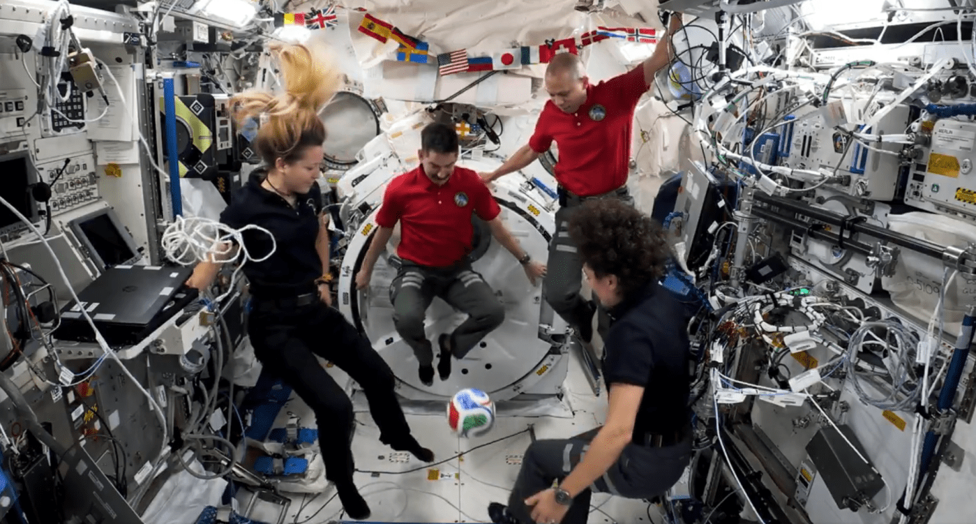 NASA envia a ‘Trionda’, bola oficial da Copa, para o espaço