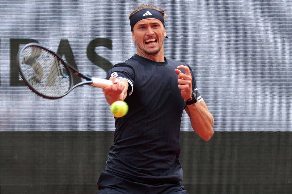 Em jogo disputado, Alexander Zverev perde um set mas avança em Wimbledon