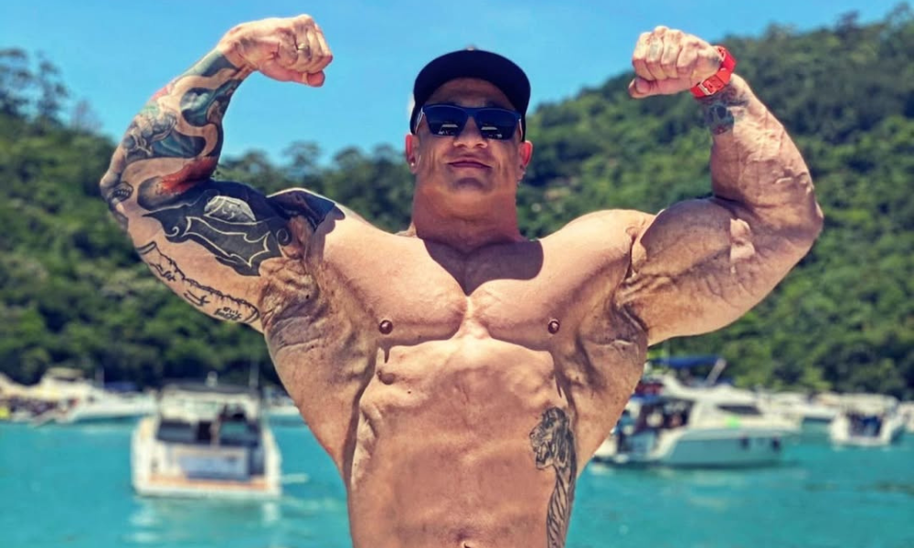 Atleta e ex-metalúrgico: quem é o influenciador que bateu Porsche de R$ 1 milhão
