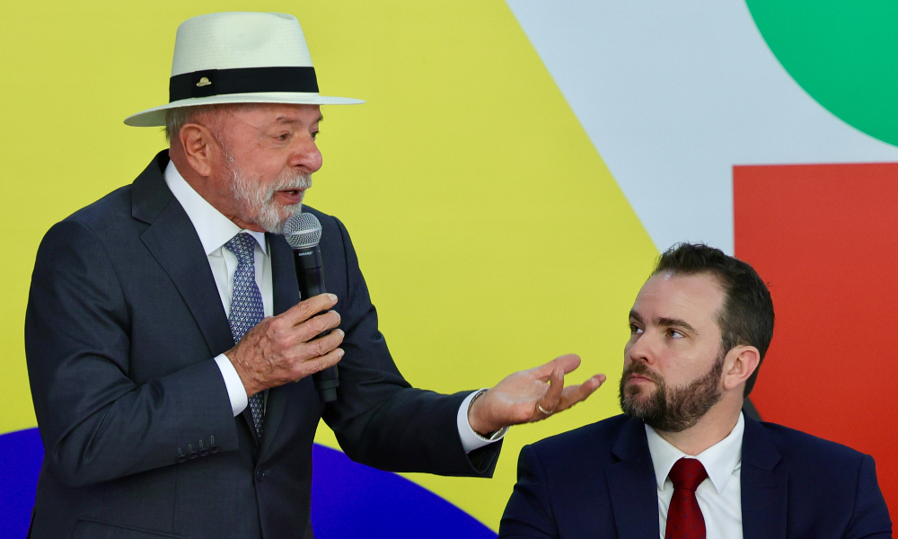 Presidente Lula (PT) e o ministro da Fazenda, Dario Durigan, durante o lançamento do Novo Desenrola