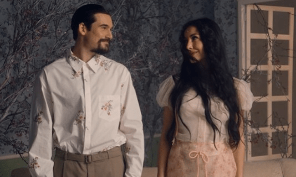 Sabrina Sato anuncia gravidez com Nicolas Prattes: ‘Nosso amor floresceu’
