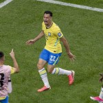Com gol nos acréscimos, Brasil vira jogo épico contra o Japão e vai às oitavas da Copa