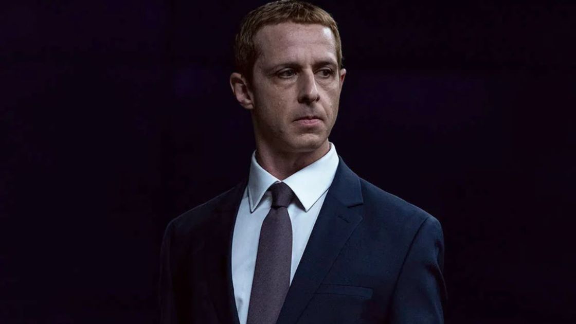 Jeremy Strong em cena do novo filme 'Rede Social 2'