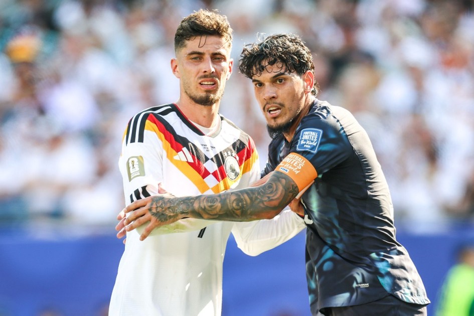 USA - COPA DO MUNDO FIFA 2026/ALEMANHA x PARAGUAI - ESPORTES - Kai Havertz, jogador da Alemanha, e Gustavo Gomez, jogador do Paraguai, durante a partida entre Alemanha x Paraguai, válida pela fase de 32 avos de final da Copa do Mundo FIFA de 2026, no Estádio de Boston, em Foxborough, Estados Unidos, nesta segunda-feira (29).