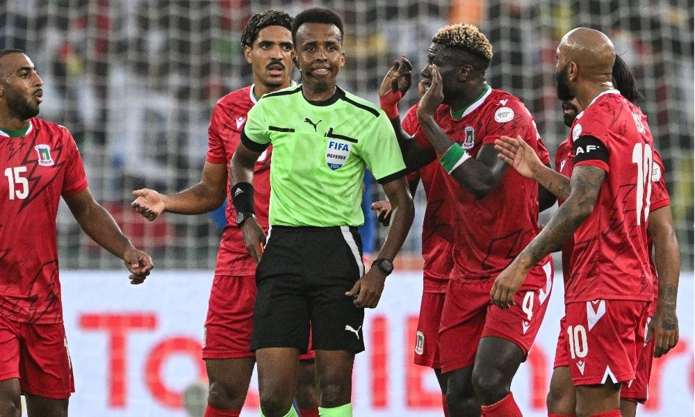 Árbitro da Somália tem entrada nos EUA negada e é afastado da Copa do Mundo