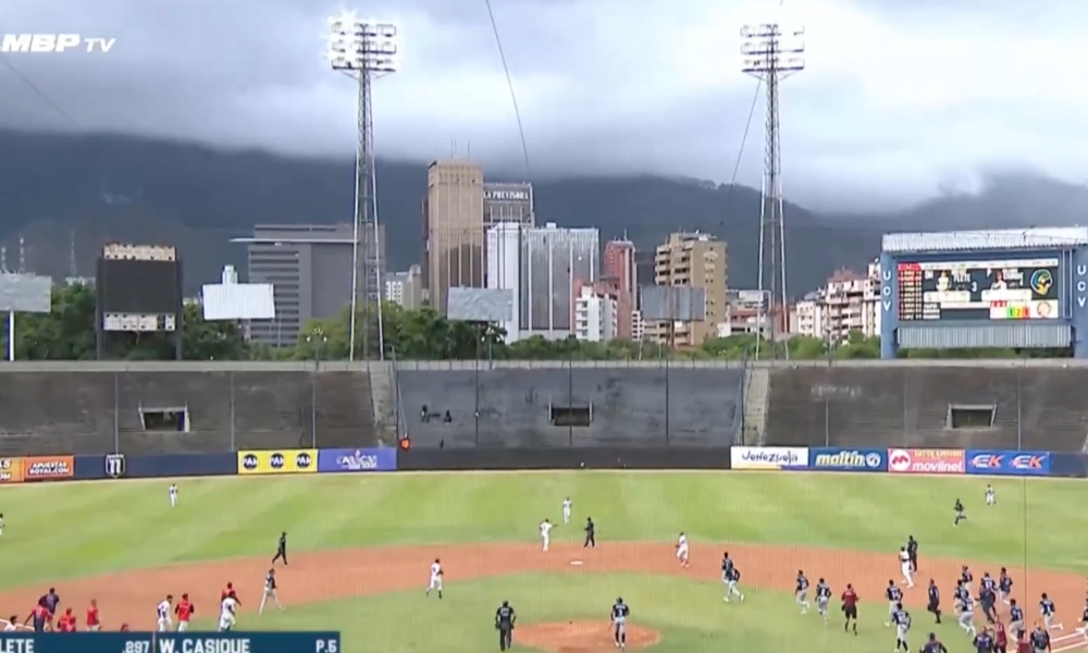 Jogadores de beisebol abandonam partida durante terremoto na Venezuela; veja o momento