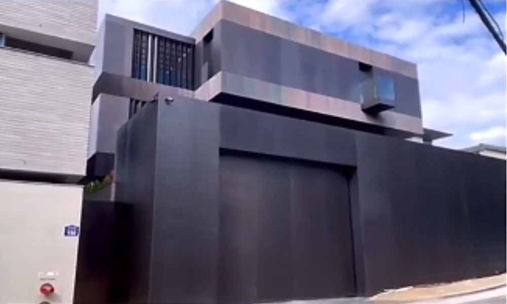 Brasileira invade casa de membro do BTS, é condenada à prisão e será extraditada