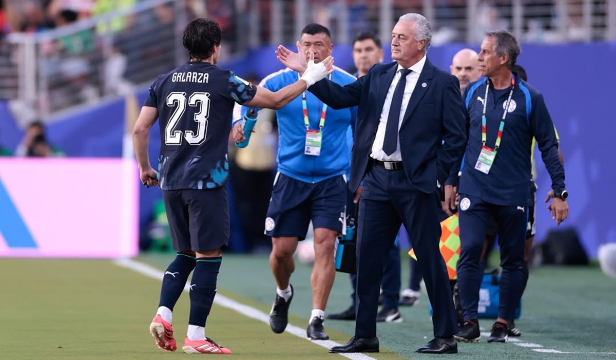 Paraguai sofre com um a menos, mas elimina Turquia da Copa do Mundo