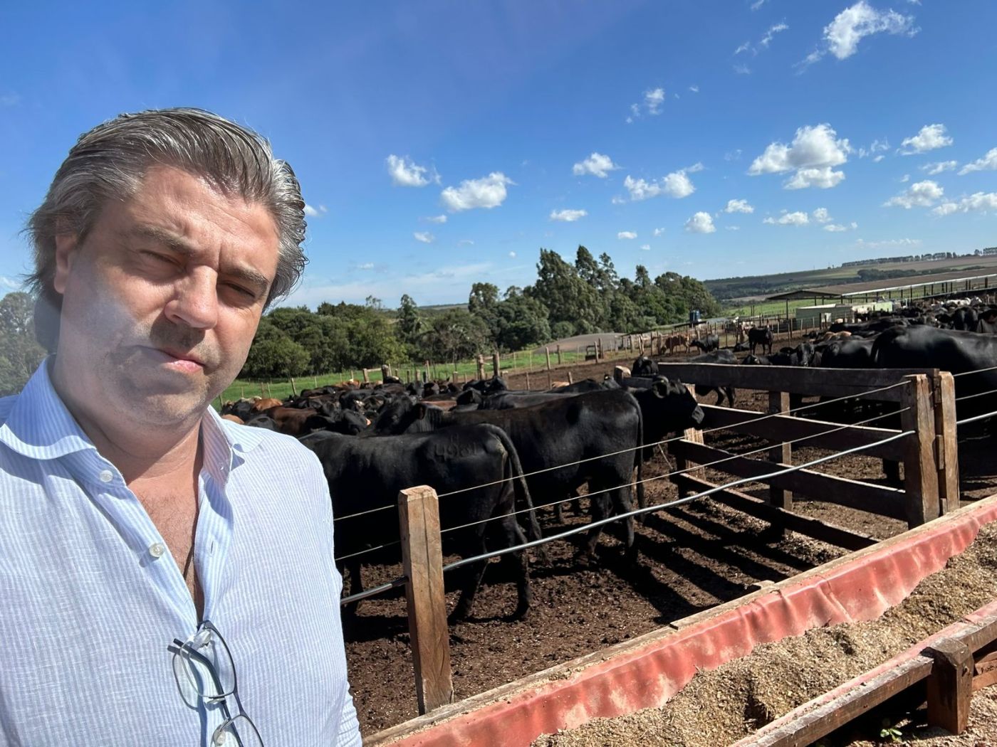 Consumidor brasileiro busca carne premium, mas preço ainda limita acesso, diz empresário do setor