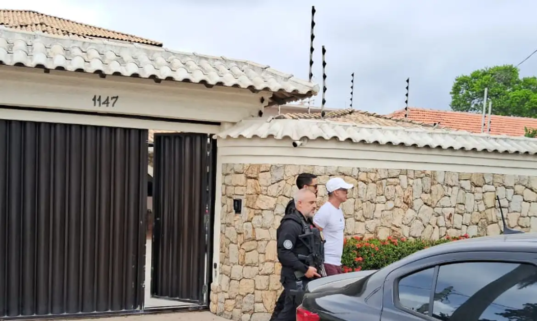 Adilsinho sendo preso