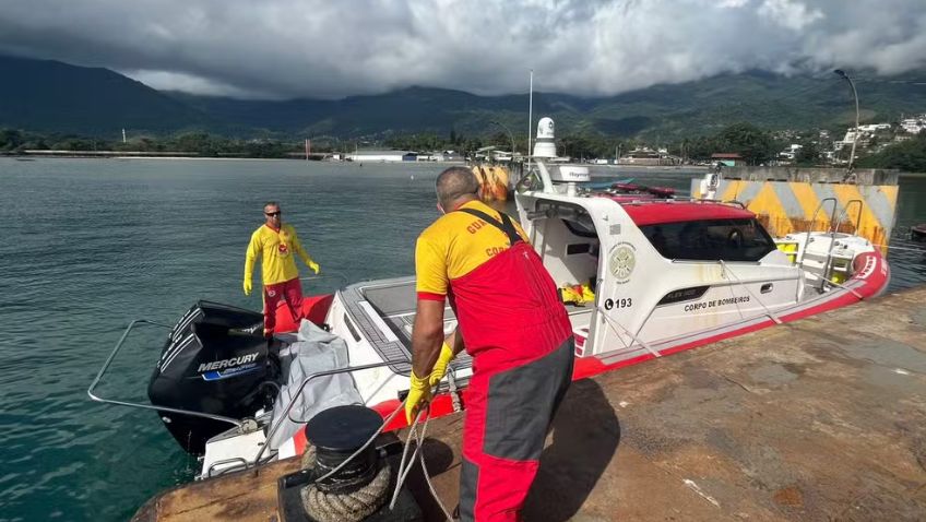 Corpo de homem é encontrado no alto mar de Ilhabela