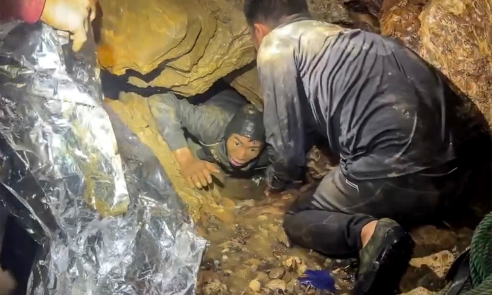 Equipes de resgate suspendem buscas por desaparecidos em caverna no Laos