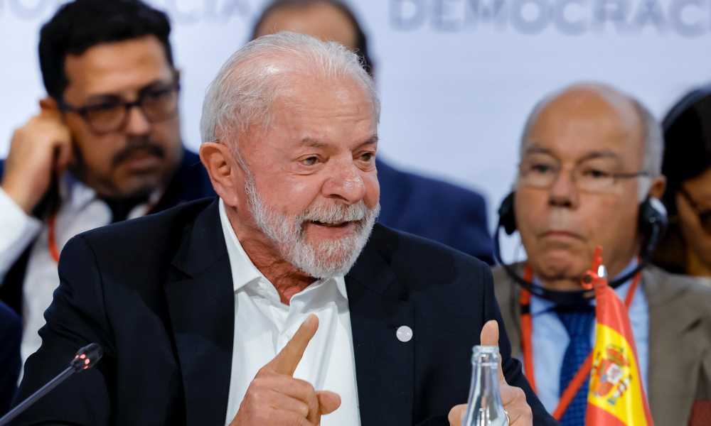 'O povo quer mais tempo para lazer, estudar, namorar', diz Lula sobre fim da 6x1