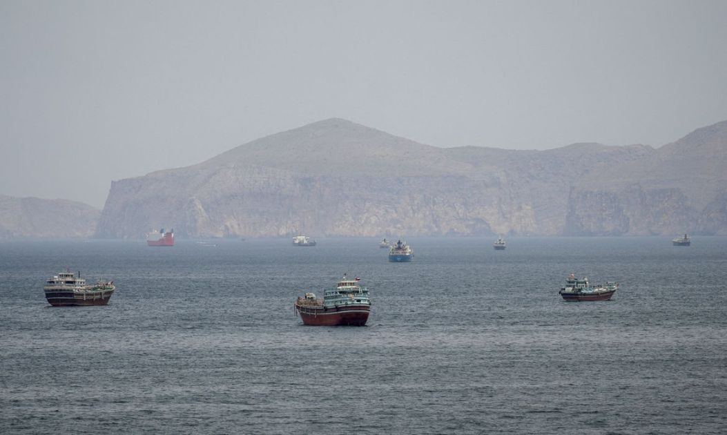 Irã adverte navios para que não se desviem da rota demarcada em Ormuz