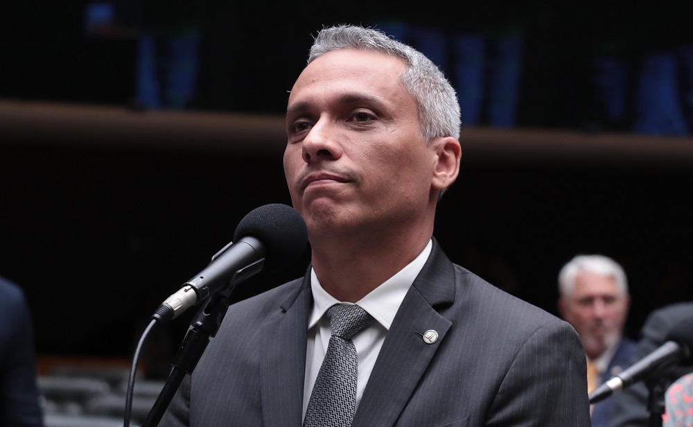Deputado Gustavo Gayer é internado em Goiânia para tratar obstrução intestinal
