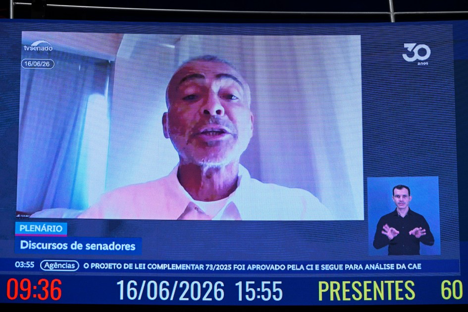 Pronunciamento de Romário por videoconferência