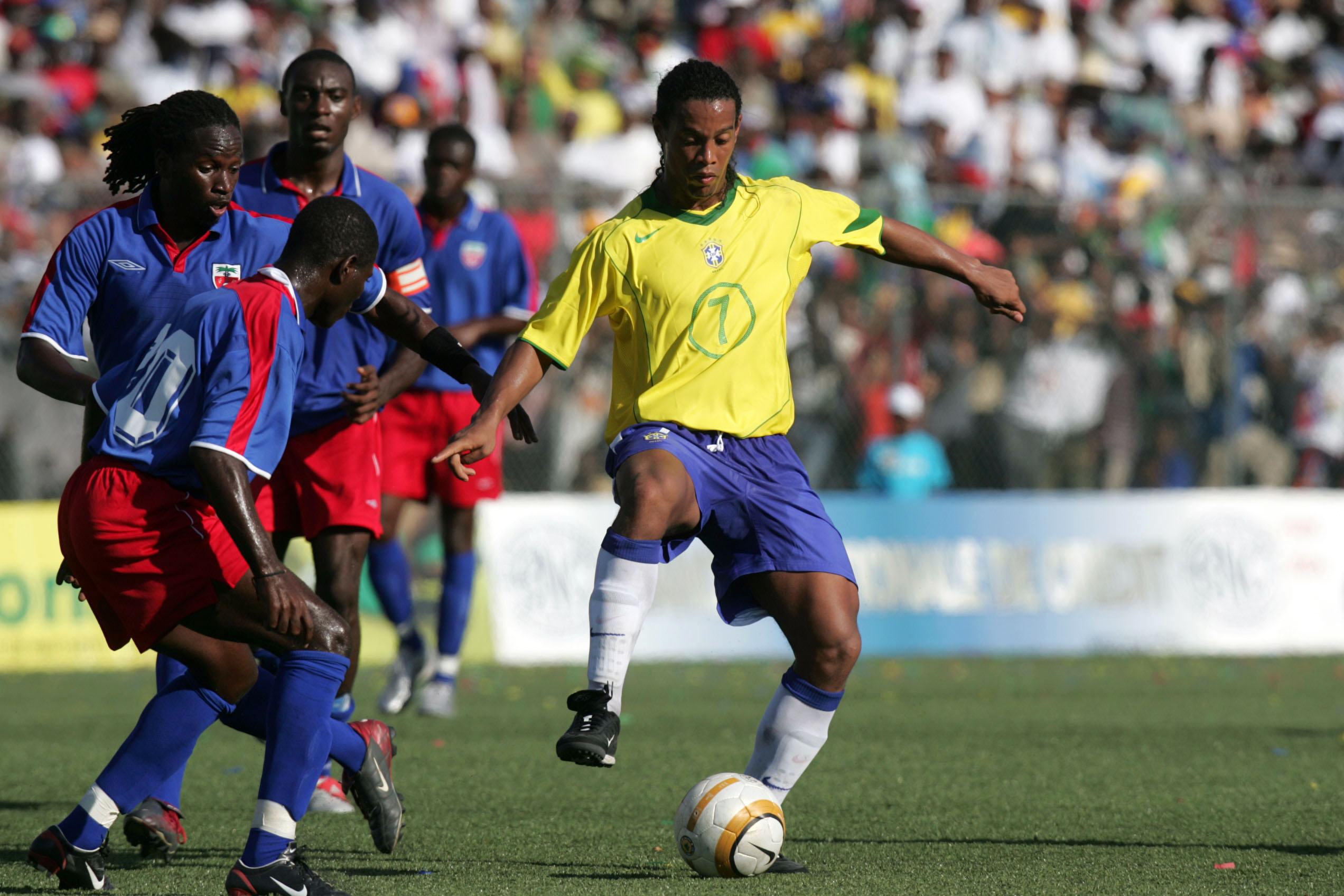Estrelas do tri e penta, hat trick e 7 a 1: Brasil goleou Haiti em todos duelos