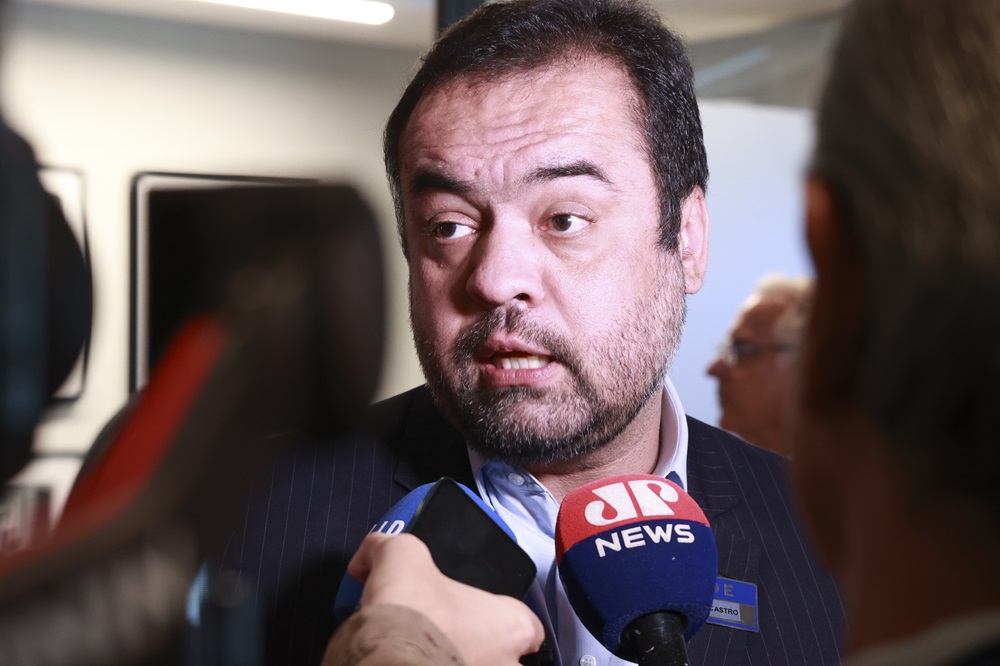 PL aguarda pesquisas e deve definir substituto de Castro ao Senado no Rio até sexta